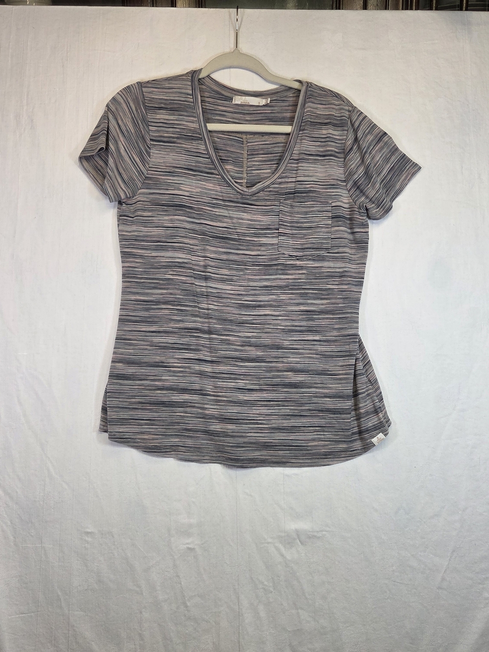 prAna Striped V-Neck Pocket T-Shirt Gray Pink Size Small. #0325